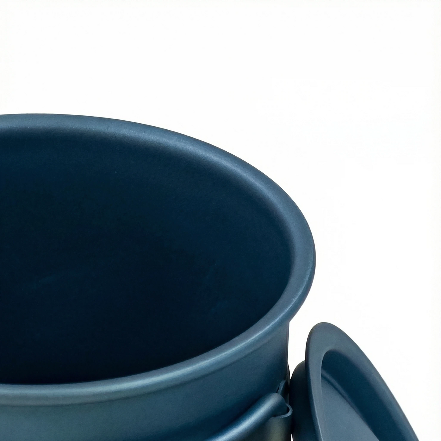 Titanium Camp 300 Colored Mug with Lid