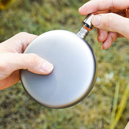 ขวดน้ำพกพาทรงกลมทำจากไทเทเนียม ขนาด 180 มล.